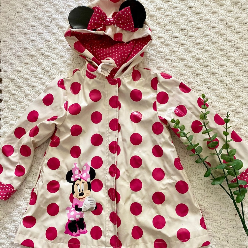 Disney Minnie Mouse polka-dotted raincoat
